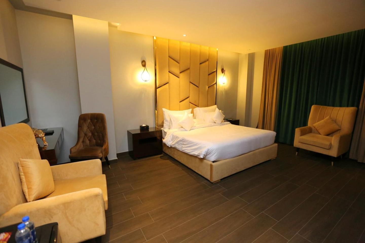 The Orchard Hotel Lahore Bilik gambar